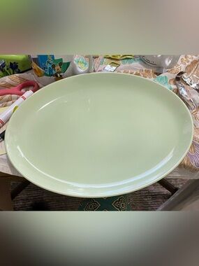 Russel Wright 12.5” Lettuce Green Platter. EC. No signs of wear or use. 1948-50s